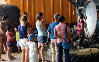 Visite guidée de la distillerie Aroma’Plantes à Sault