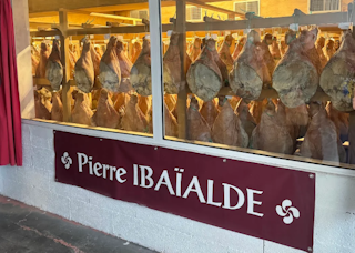Visite guidée de l’atelier du jambon Pierre Ibaialde
